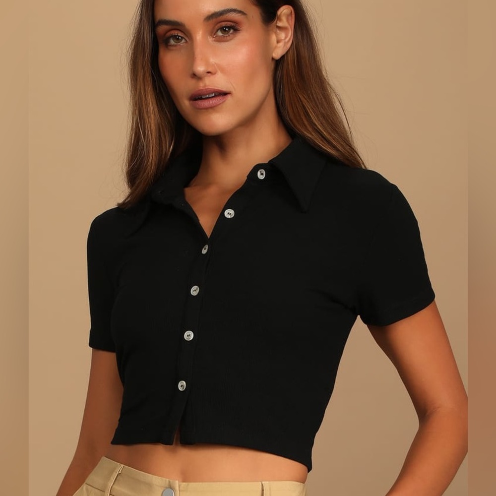 NWT LULUS BLACK RIBBED CROPPED BUTTON UP POLO